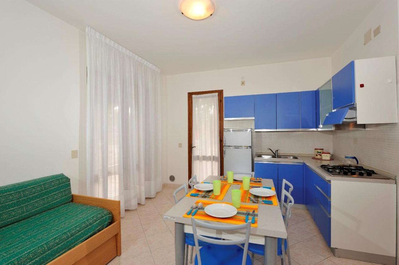 Amazing Villa With Private Garden In Bibione Exterior foto